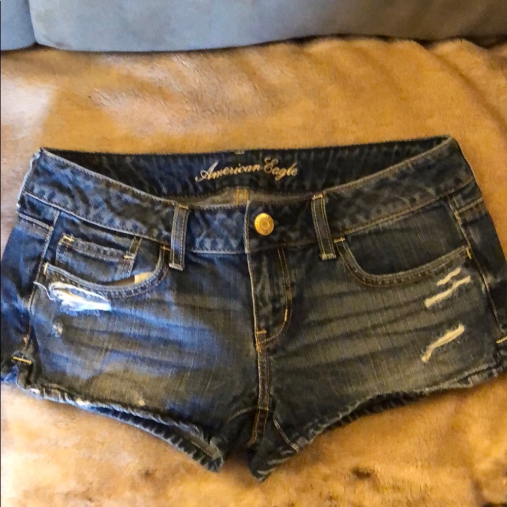 American Eagle shorts🐝